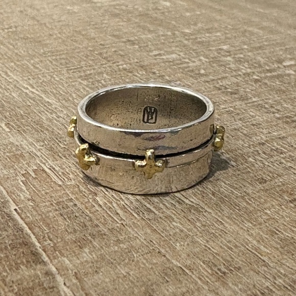 Waxing Poetic
Faith Spinner Ring, sz 8 - Picture 3 of 10